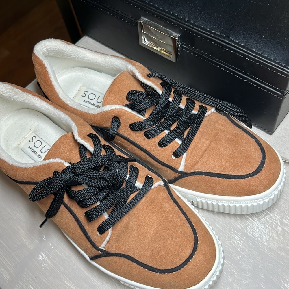 Donated. Soul Naturalizer Faux Fur Sneakers 6.5 Women’s